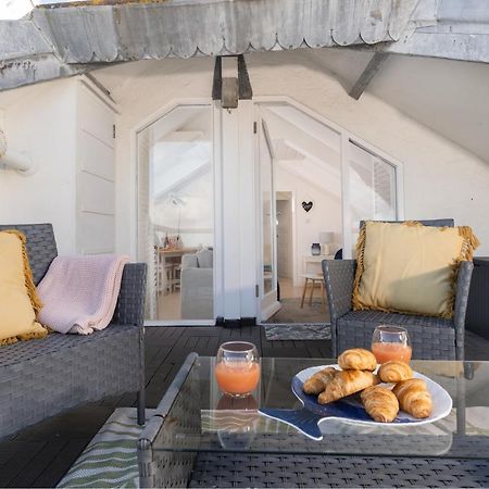 Stunning Views Over Mounts Bay With Balcony ペンザンス エクステリア 写真